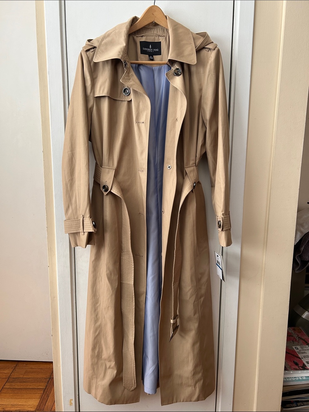 NWT Beautiful, Classic London Fog Tan British Khaki Trench Rain Coat  w/ Belt